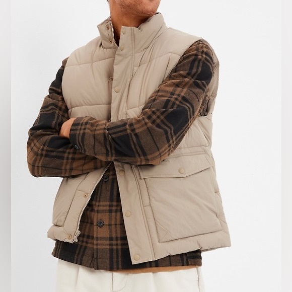 Gap Recycled Full-Zip and Snap Filled Puffer Vest - Picture 1 of 8